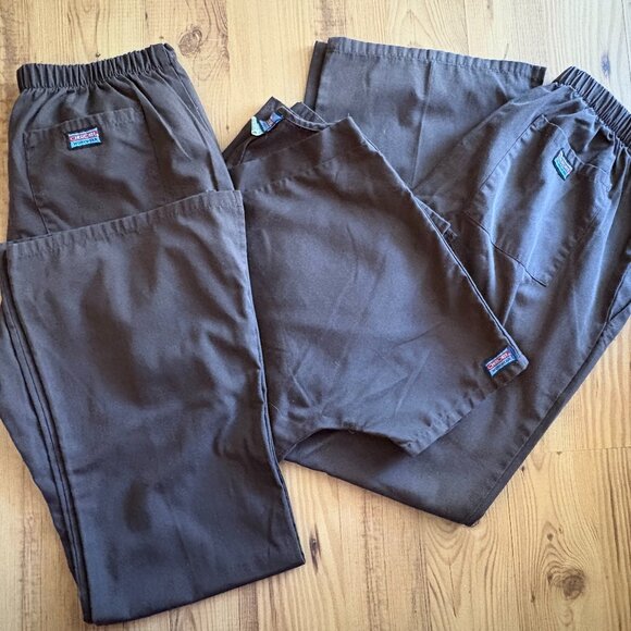 Cherokee Women 2 Scrubs Pants & 1 Scrub Top Size Small - Picture 1 of 12